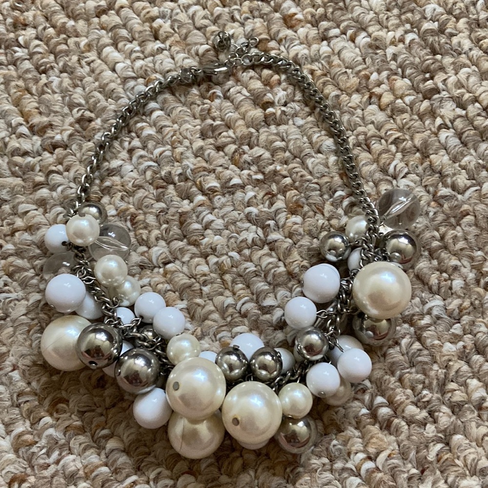 Express Chunky Peal Necklace